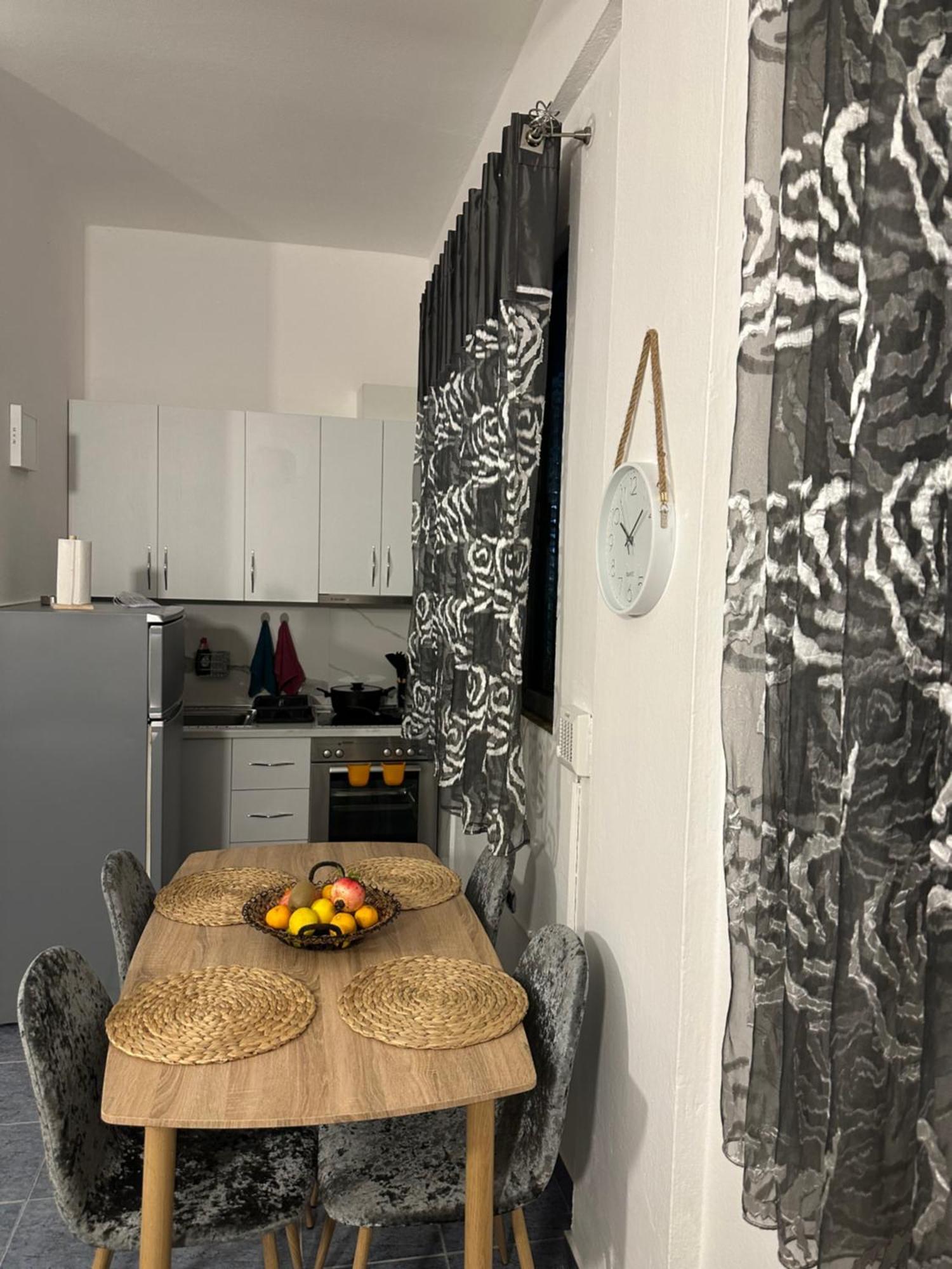 Apartment Near The Centre Of Тирана Экстерьер фото